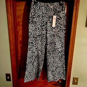 Such a great fit. High waisted. Never worn.